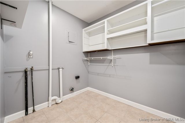 921 Camelot Court, Jeffersonville, IN 47130