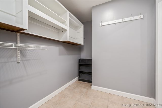 921 Camelot Court, Jeffersonville, IN 47130