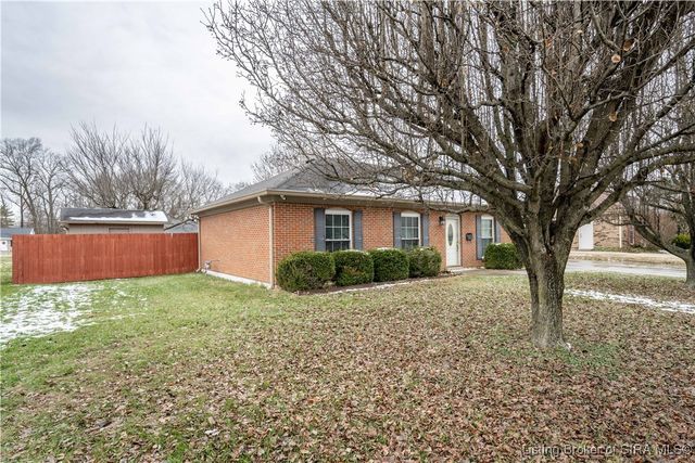 921 Camelot Court, Jeffersonville, IN 47130