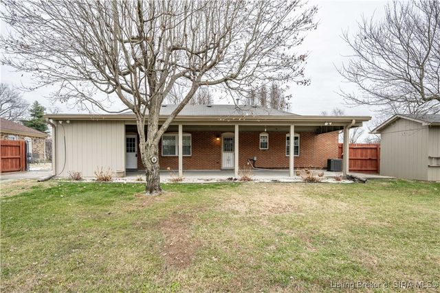 921 Camelot Court, Jeffersonville, IN 47130