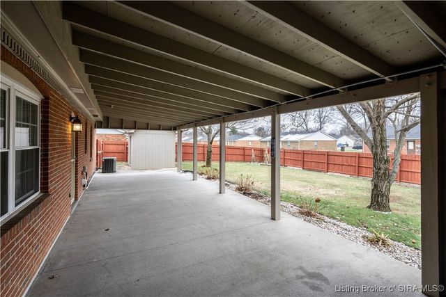 921 Camelot Court, Jeffersonville, IN 47130