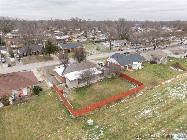 921 Camelot Court, Jeffersonville, IN 47130