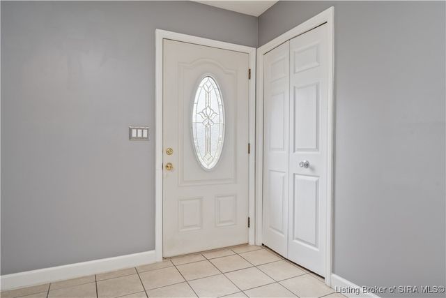 921 Camelot Court, Jeffersonville, IN 47130