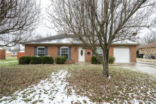 921 Camelot Court, Jeffersonville, IN 47130