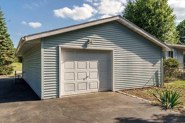 2491 Oxford Lane, Beloit, WI 53511