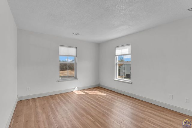 5859 SW 22nd Ter Apt 3, Topeka, KS 66614