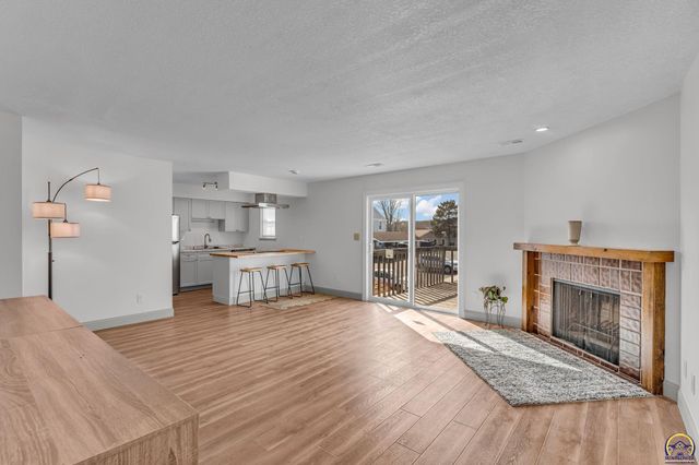 5859 SW 22nd Ter Apt 3, Topeka, KS 66614