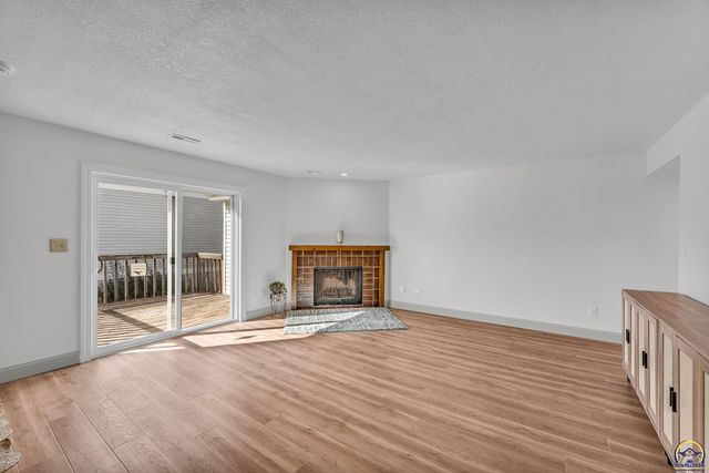 5859 SW 22nd Ter Apt 3, Topeka, KS 66614