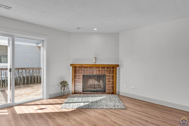 5859 SW 22nd Ter Apt 3, Topeka, KS 66614