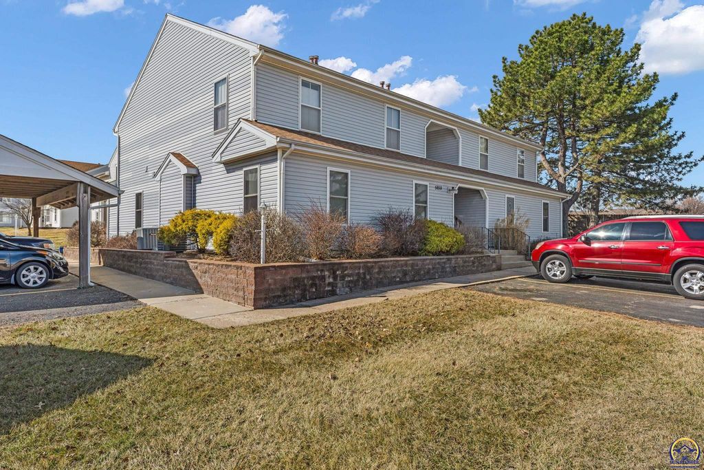 5859 SW 22nd Ter Apt 3, Topeka, KS 66614