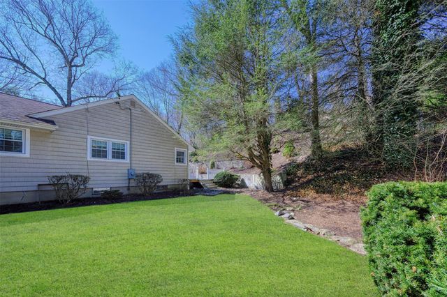 36 Cold Spring Hills Road, Huntington, NY 11743
