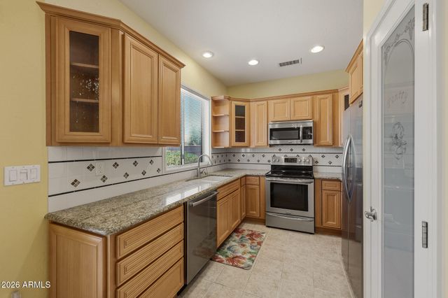 16836 W EUREKA SPRINGS Drive, Surprise, AZ 85387