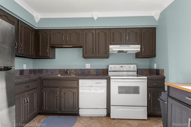 16685 Rudgate Street, Southgate, MI 48195