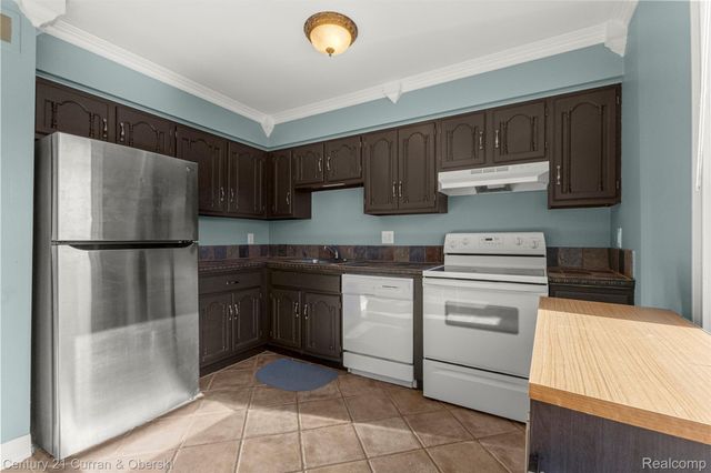 16685 Rudgate Street, Southgate, MI 48195