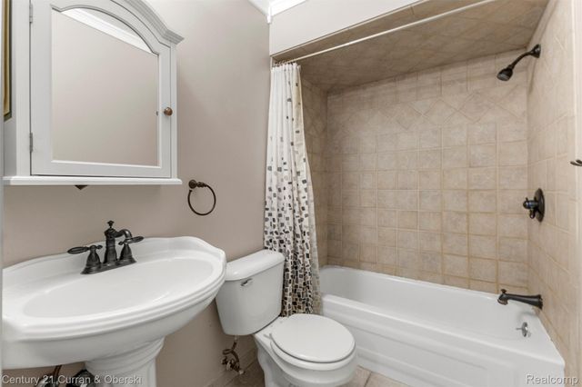 16685 Rudgate Street, Southgate, MI 48195