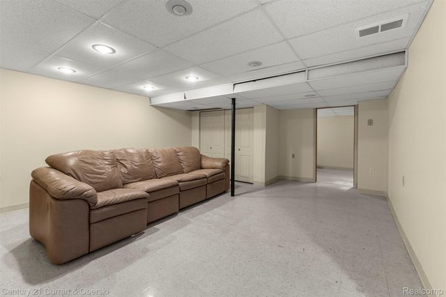 16685 Rudgate Street, Southgate, MI 48195