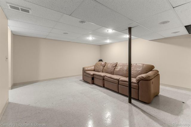 16685 Rudgate Street, Southgate, MI 48195