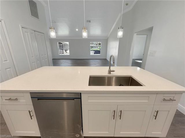 12641 1st ST, Fort Myers, FL 33905