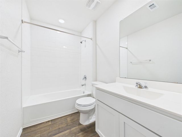 1012 BETSY DR DR, Seguin, TX 78155