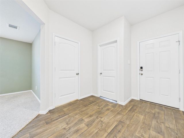 1012 BETSY DR DR, Seguin, TX 78155