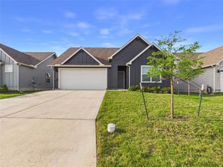 1012 BETSY DR DR, Seguin, TX 78155