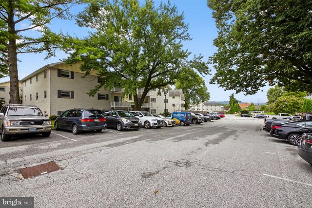 5 WARREN LODGE CT #B, Cockeysville, MD 21030
