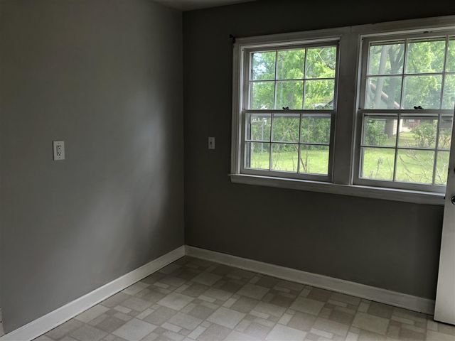 1147 Mclaughlin Avenue, Muskegon, MI 49442