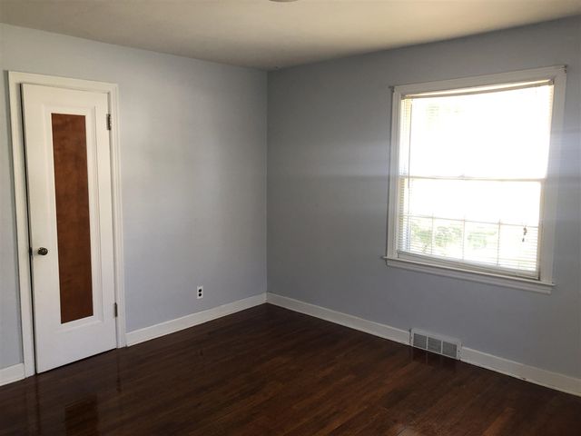 1147 Mclaughlin Avenue, Muskegon, MI 49442