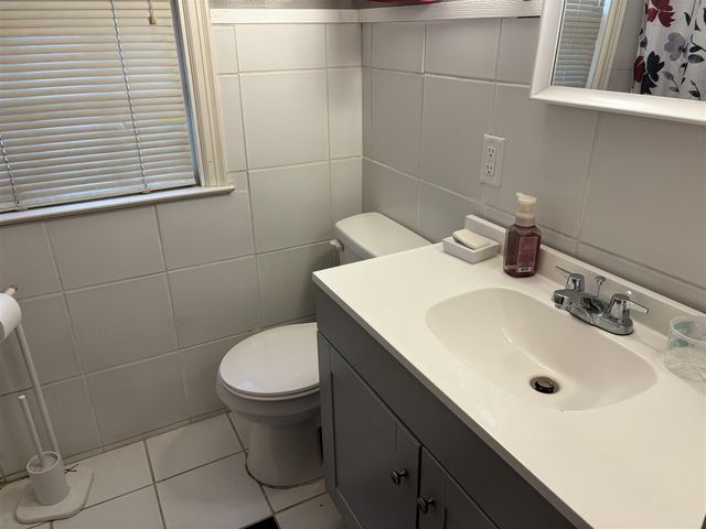 1147 Mclaughlin Avenue, Muskegon, MI 49442