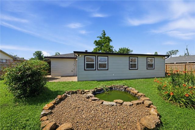 2007 W Pine Street, Rogers, AR 72758