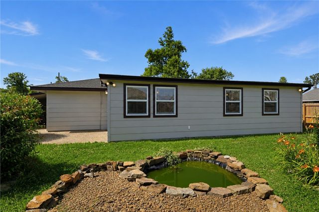 2007 W Pine Street, Rogers, AR 72758
