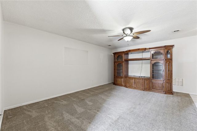 2007 W Pine Street, Rogers, AR 72758