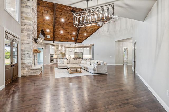 12877 Foutch Road, Pilot Point, TX 76258