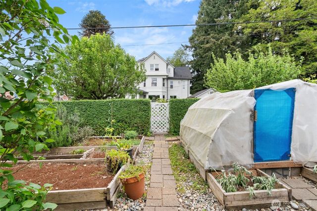 225 17th Avenue SE, Olympia, WA 98501