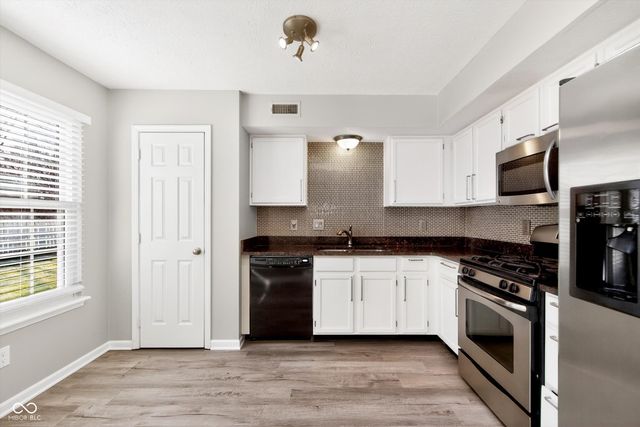 10769 Park Vista Court, Fishers, IN 46037