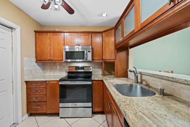5151 W Oakland Park Boulevard 309, Lauderdale Lakes, FL 33313