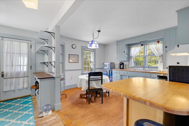58 Loomis Lane, Centerville, MA 02632