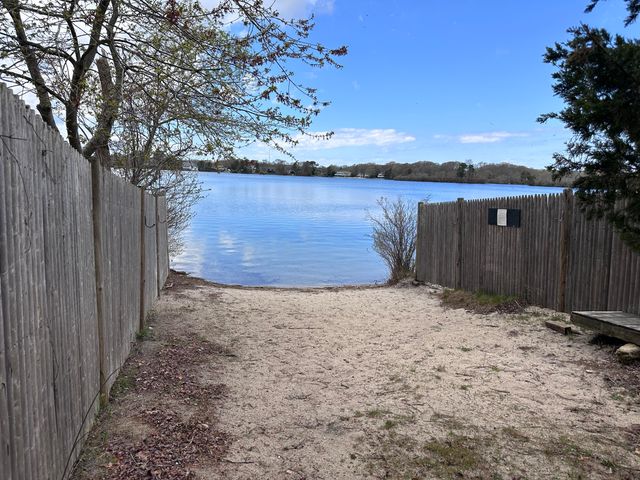 58 Loomis Lane, Centerville, MA 02632