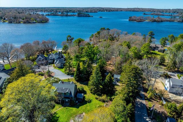 58 Loomis Lane, Centerville, MA 02632