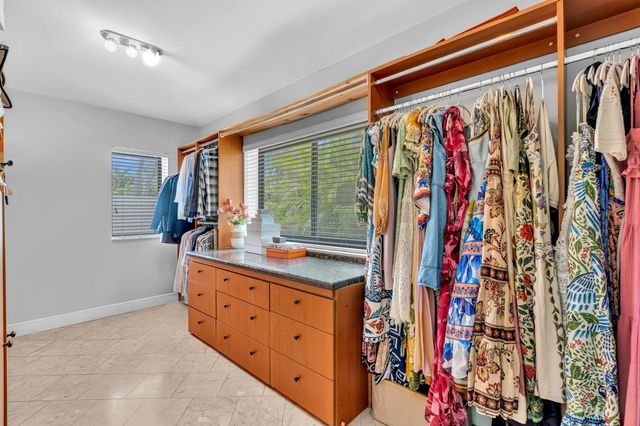 4441 NE 19TH Avenue, Oakland Park, FL 33308