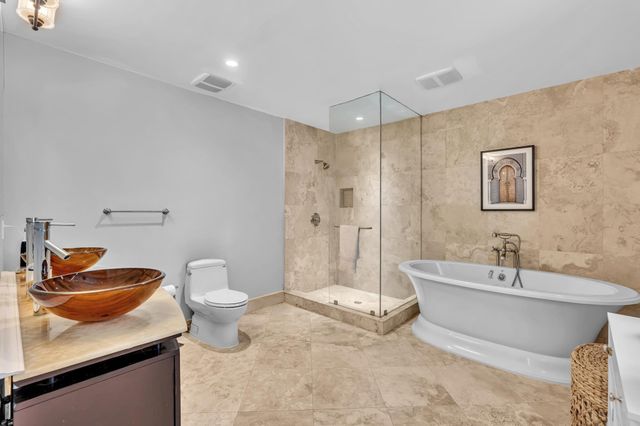 4441 NE 19TH Avenue, Oakland Park, FL 33308
