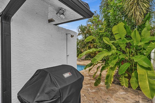 4441 NE 19TH Avenue, Oakland Park, FL 33308