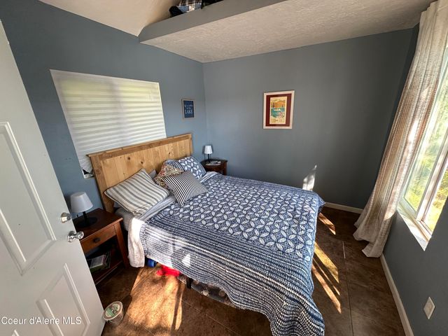 23157 W LOWER TWIN LAKE SHR, Rathdrum, ID 83858