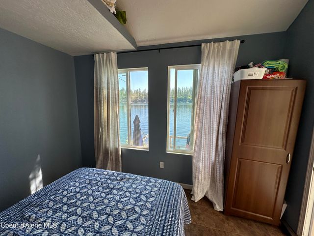 23157 W LOWER TWIN LAKE SHR, Rathdrum, ID 83858