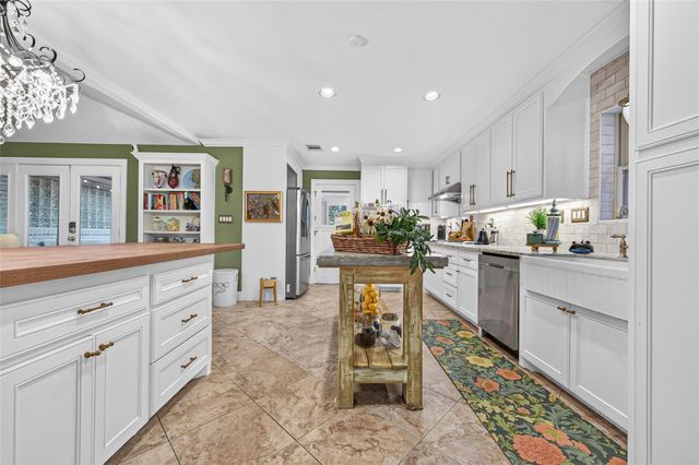 5531 Lymbar Drive, Houston, TX 77096