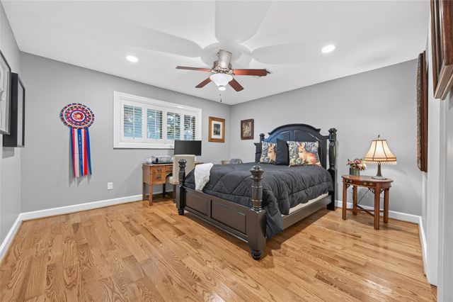 5531 Lymbar Drive, Houston, TX 77096