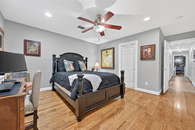 5531 Lymbar Drive, Houston, TX 77096