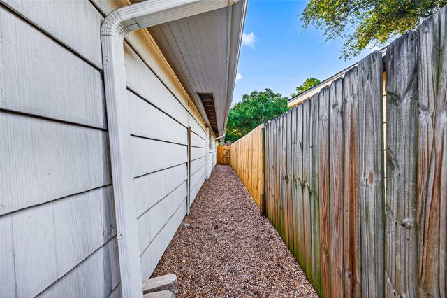 5531 Lymbar Drive, Houston, TX 77096