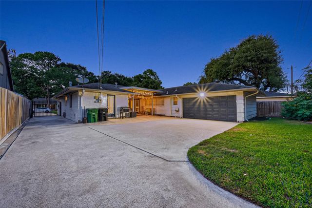 5531 Lymbar Drive, Houston, TX 77096
