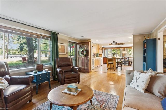 679 Shore DR, Hartfield, VA 23071
